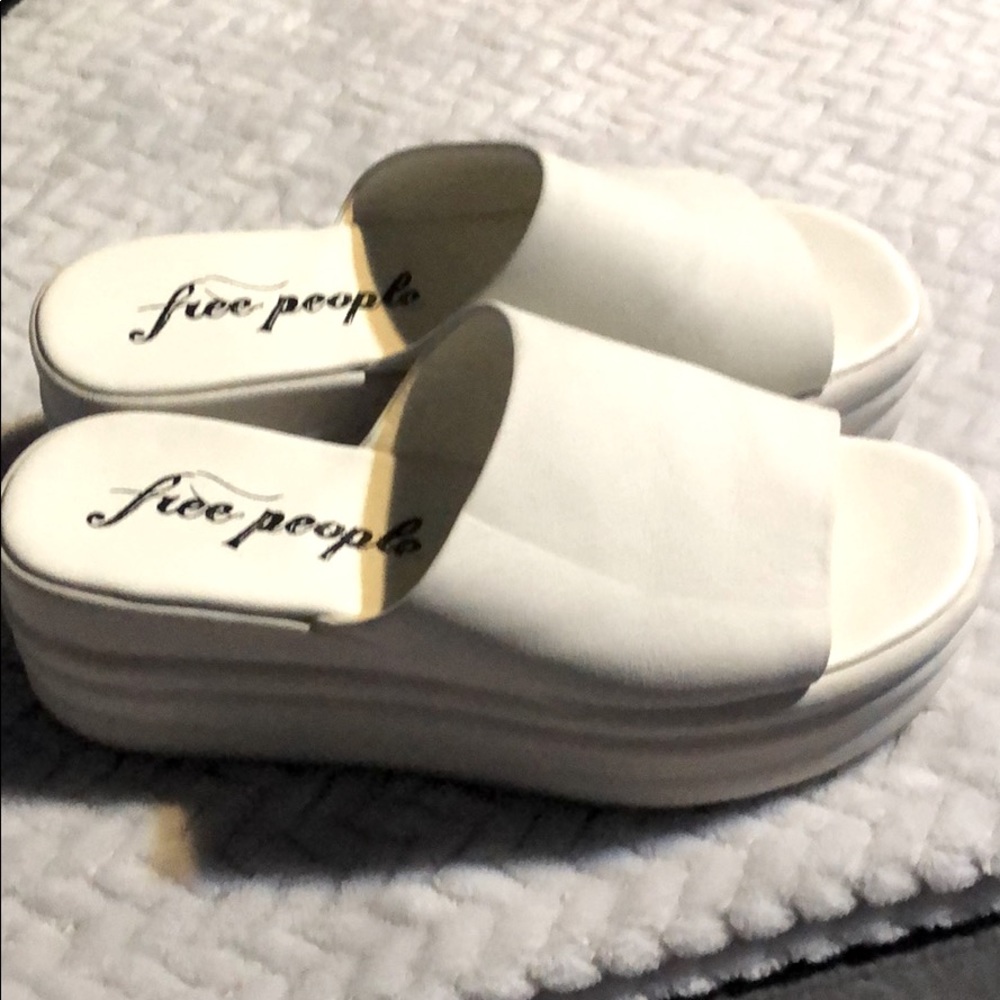 Free people platforms
